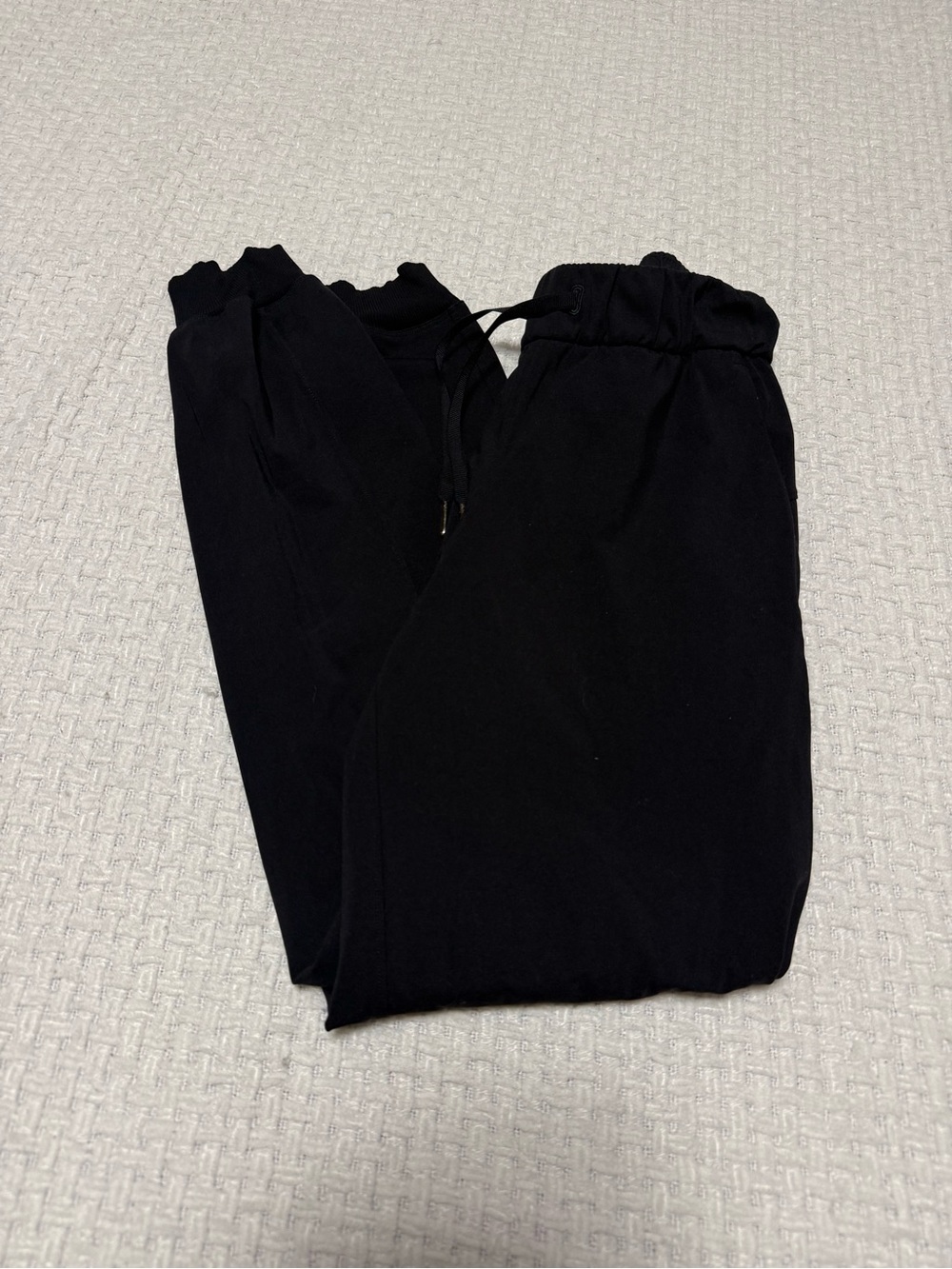Lululemon On The Fly Luxtreme Jogger, womenβs size 2. Black.